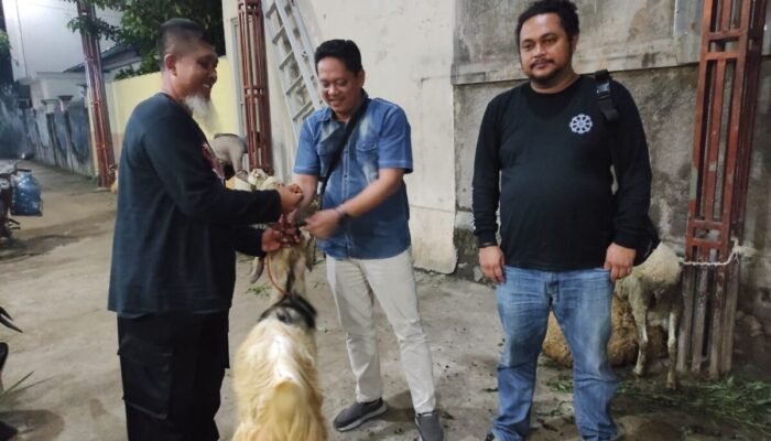 Wujud Kepedulian, Polres Kendal  Berikan Bantuan Hewan Qurban Kepada Ponpes Abu Bakar Weleri