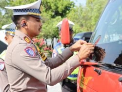 Satlantas Polres Kendal Gelar Ramcek Kendaraan dan Cek Kesehatan Pengemudi dalam Ops Zebra Candi 2024