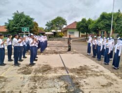 Babinsa Koramil 02/Limpung Beri Materi Latihan Dasar Kepemimpinan