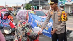 Polres Demak Laksanakan Patroli Ngabuburit Sambil Bagikan Takjil