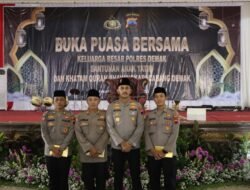Buka Puasa Bersama Yatim dan Penyandang Disabilitas, Kapolres Demak beri Santunan